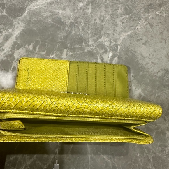 Pretty Jessica Simpson Faux Snake Leather Clutch Trifold Wallet ID Cardholder - Picture 4 of 4